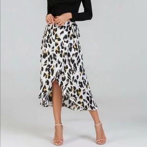 NWOT Waist Knot Leopard Print Wrap Skirt